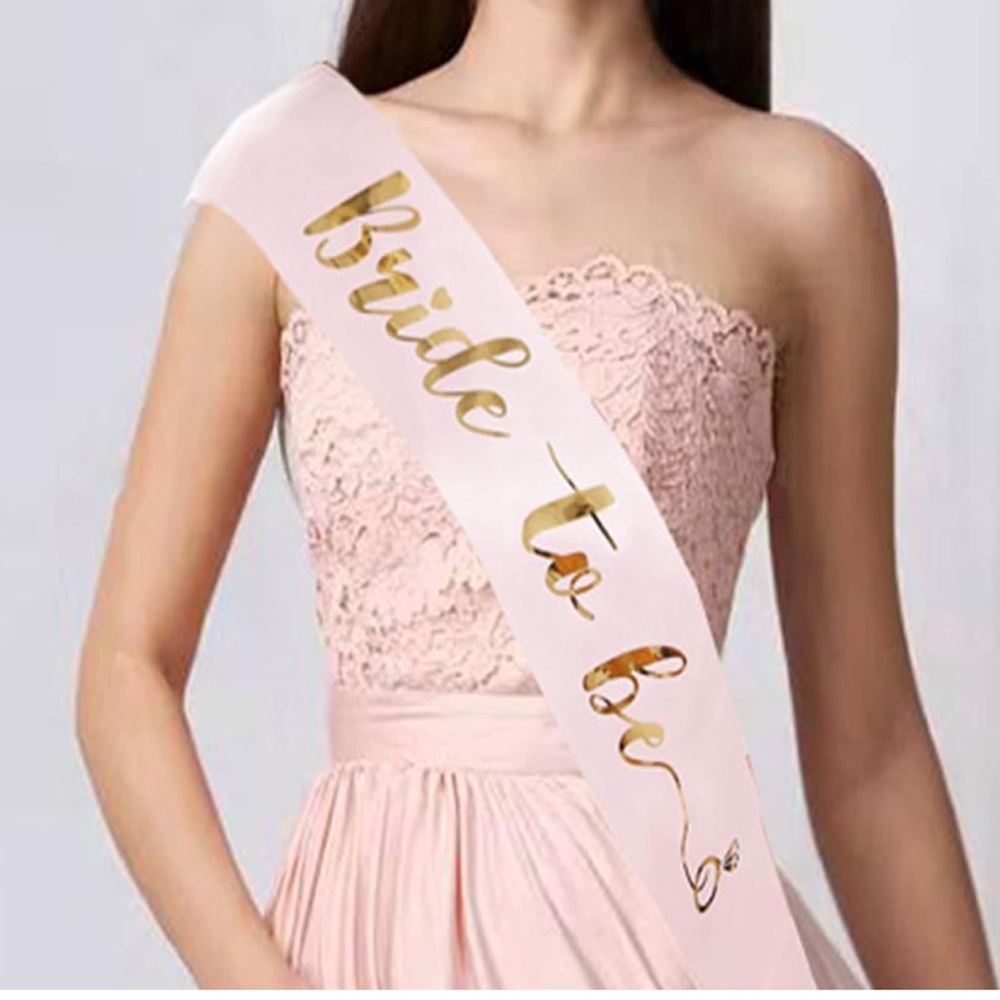 Bride to Be Sash | Pink & Gold Wedding Party Sash | Party Accessory | Bride ♥️